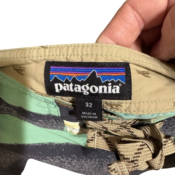 Patagonia
M's Printed Wavefarer Board Shorts - Picture 6 of 6